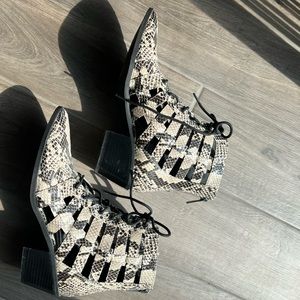Pointed Snake Print Boots